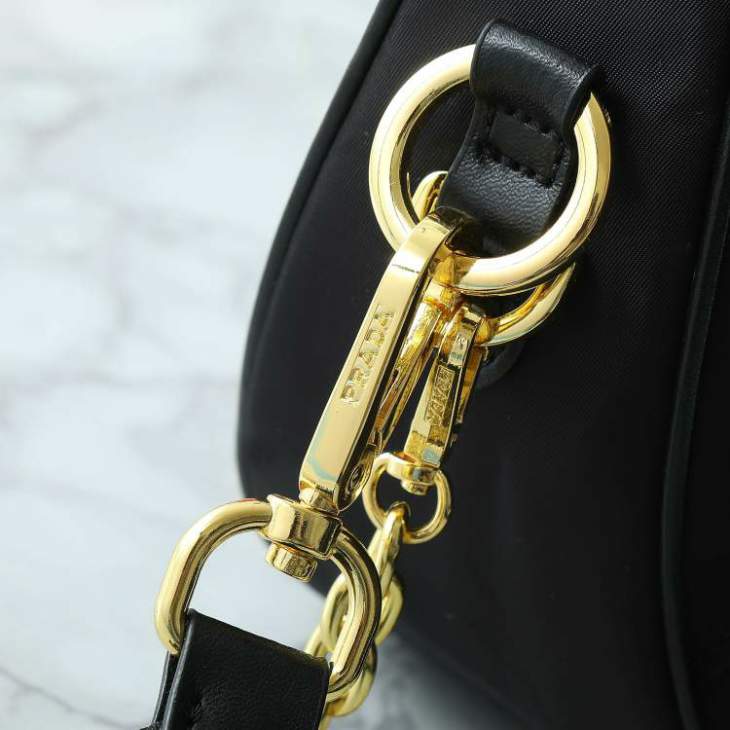 Picture of Prada Handbags _SKUfw241656249fw